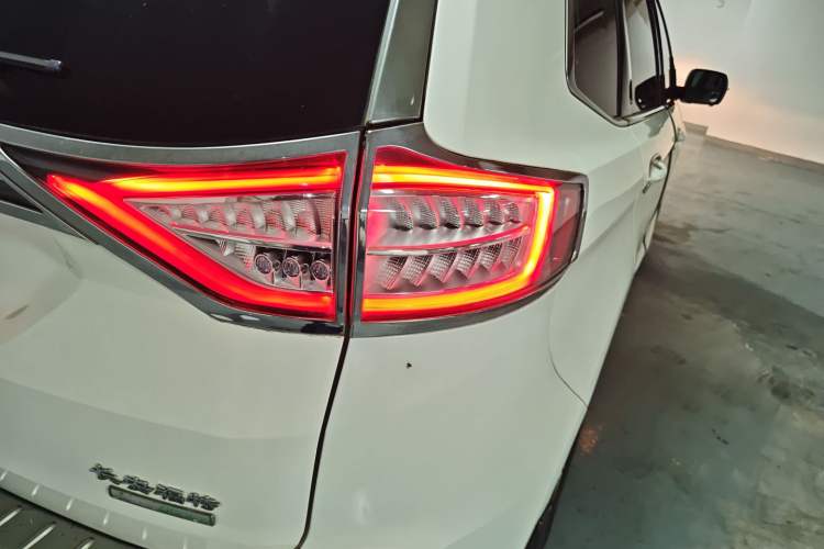 Used Ford Edge 2015 2.0T GTDi Two-Wheel-Drive Elite Edition
