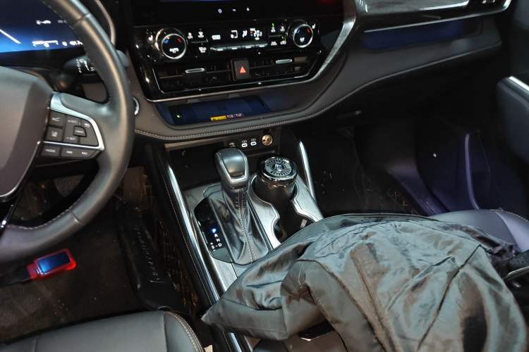 Used Toyota Crown Kluger 2024 2.5L HEV Four-Wheel Drive Luxury Edition
