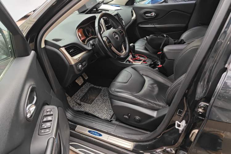 Used Jeep Cherokee 2017 2.4L Leading Smart Edition