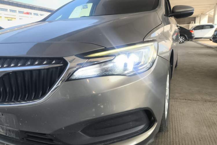 Used Buick GL6 2018 18T 5-seat Luxury Model
