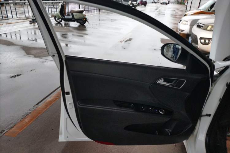 Used Hyundai Mistra 2014 1.8L Automatic Smart GLS
