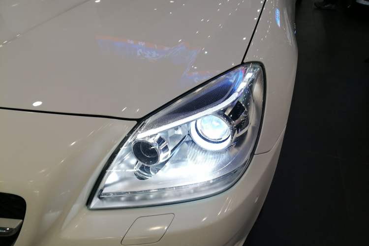 Used Mercedes-Benz SLK-Class 2011 SLK 200 Fashion Model