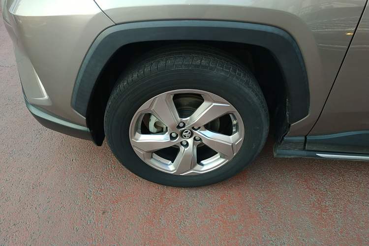 Used Toyota RAV4 2020 2.0L CVT Two-Wheel Drive Fashion PLUS Edition
