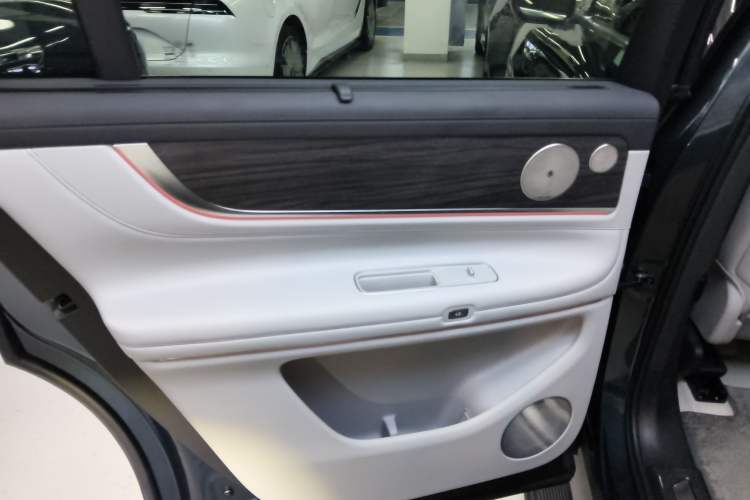 Used Hima AITO M9 2024 Range-Extended Max Edition 42 kWh 6-Seater Version
