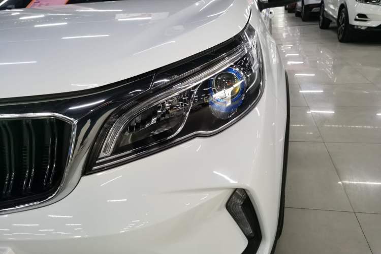 Used Geely Auto Vision X3 2021 PRO 1.5L CVT Deluxe Model
