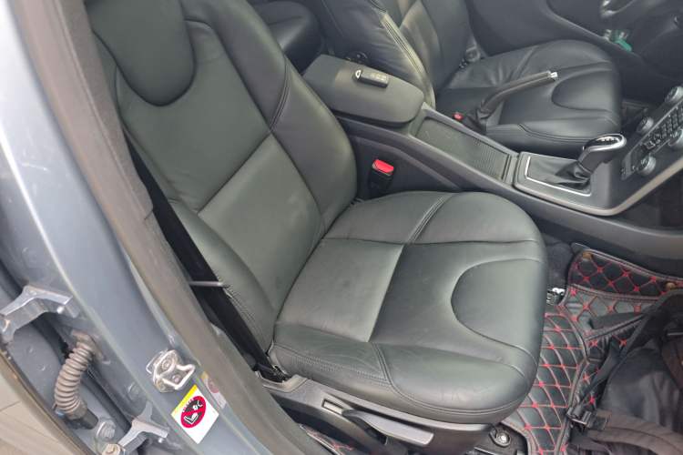 Used Volvo V40 2018 T3 Smart Edition
