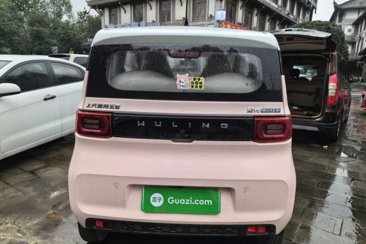 Used Wuling Hongguang MINIEV 2021 Macaron Sandwich Model 120 km Lithium Iron Phosphate