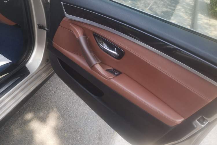 Used BMW 5 Series 2017 525Li Leading Model
