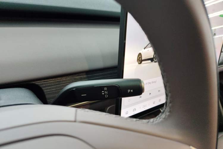 Used ONVO L60 2024 60 kWh Rear-Drive Version
