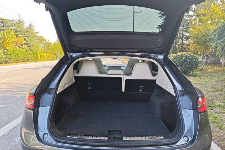 Used Hima Luxeed R7 2024 All-Electric 802 km Max
