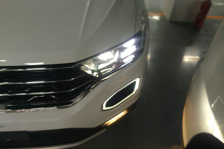 Used Volkswagen T-ROC 2019 280TSI DSG Two-Wheel Drive Comfort Version China VI Standard
