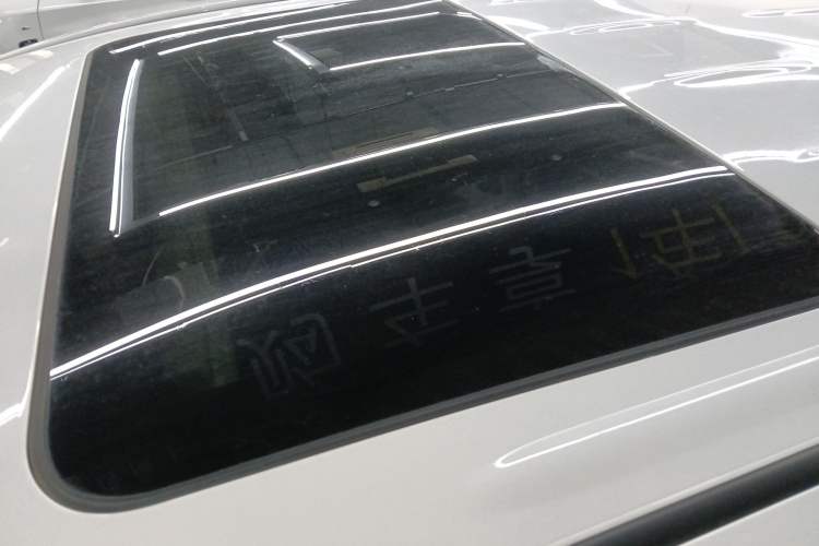 Used Buick GL8 2023 Facelifted Land Cruiser Executive Luxury Version
