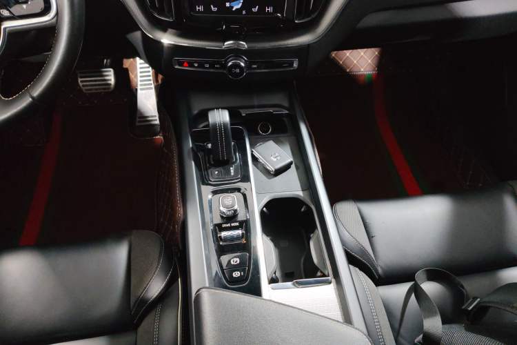 Used Volvo XC60 New Energy 2021 T8 E-Drive Hybrid Smart & Dynamic Edition