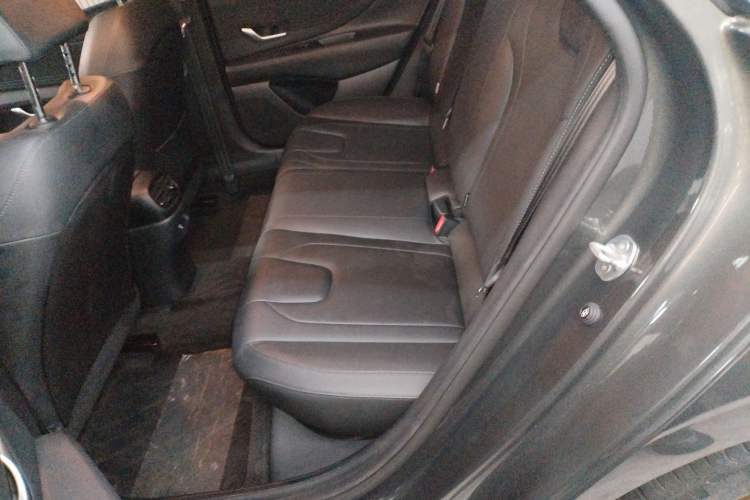 Used Hyundai Elantra 2023 1.5L CVT LUX Prestige Edition