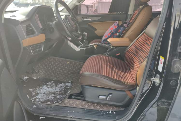 Used Great Wall Poer 2019 2.0T Commercial Version Manual Diesel 4x4 Navigation Type Long Bed GW4D20M
