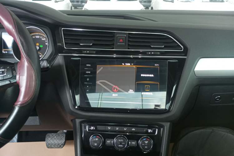 Used Volkswagen Tiguan L 2019 Updated Version 330TSI Automatic Two-Wheel Drive Panoramic Comfort Edition China VI Standard