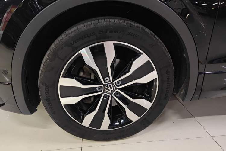 Used Volkswagen Tiguan L 2022 380TSI Automatic All-Wheel Drive R-Line Enhanced Comfort 7-Seater