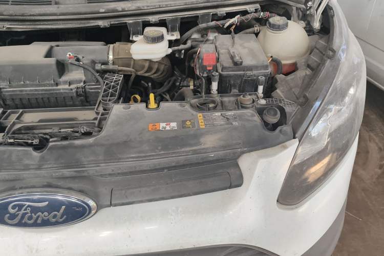 Used Ford Transit 2017 2.0T Diesel Multi-Purpose Commercial Vehicle Short Wheelbase Low Roof China V Standard