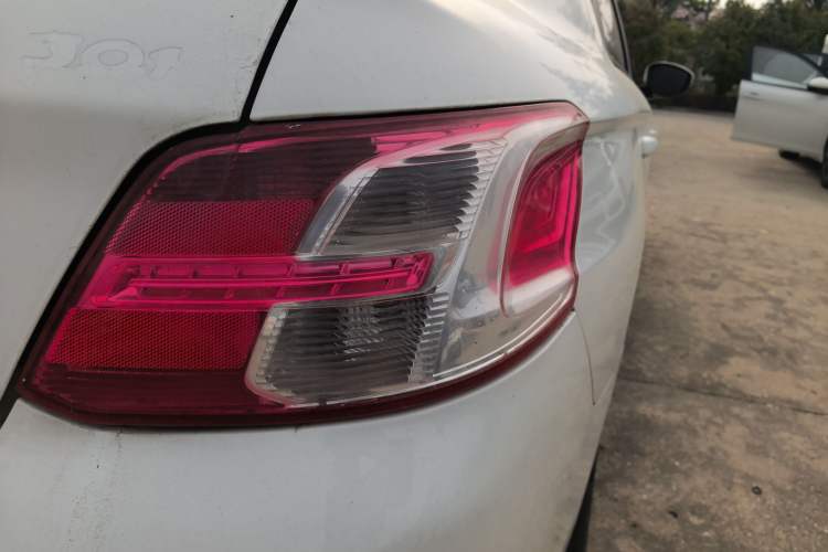 Used Peugeot 301 2016 1.6L Automatic Luxury Edition