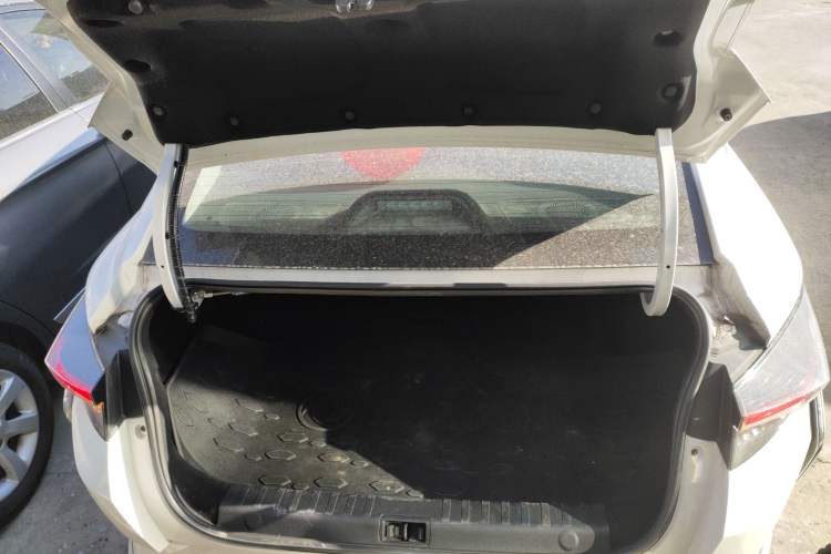 Used Dongfeng Aeolus Yixuan 2020 230T Automatic Dazzle Track Edition
