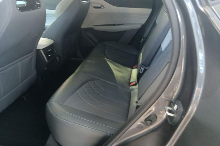 Used Changan UNI-Z New Energy 2024 Blue Whale Smart Electric iDD 125km Excellence Model
