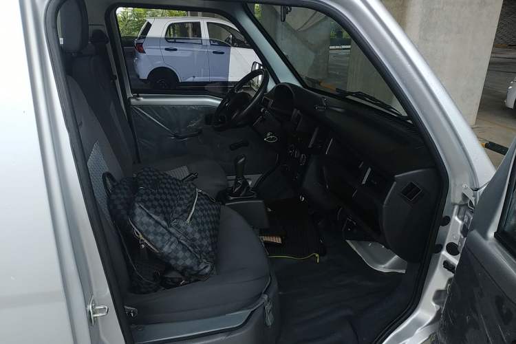 Used Wuling Zhiguang Small Truck 2020 1.2L Single Cab
