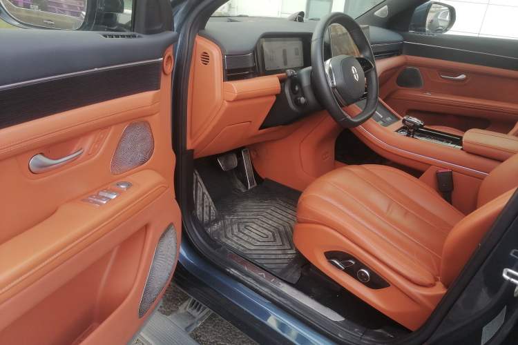 Used Hima AITO M7 2024 1.5T Intelligent Driving 4WD Ultra Version 6 Seats
