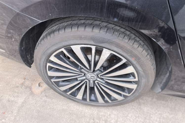 Used Volkswagen Passat 2020 330TSI Luxury Edition China VI
