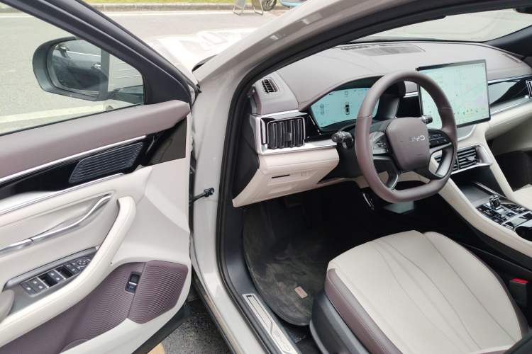 Used BYD Song PLUS New Energy 2025 EV Smart Drive Edition 605km Flagship Model
