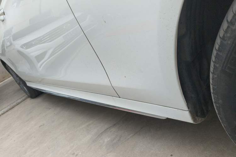 Used Mercedes-Benz E-Class 2021 E 300 L Sporty and Stylish Model
