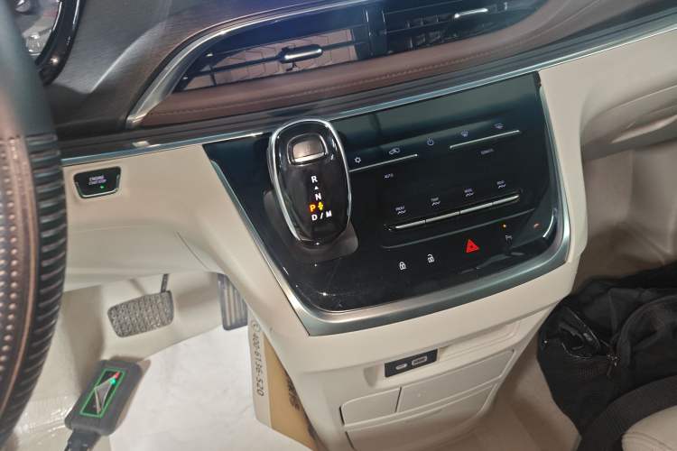 Used Buick GL8 2020 Land Cruiser Executive Class 652T Comfort Model
