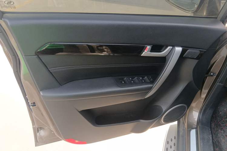 Used Chevrolet Captiva 2017 2.4L 4x4 Flagship Edition 7-Seater
