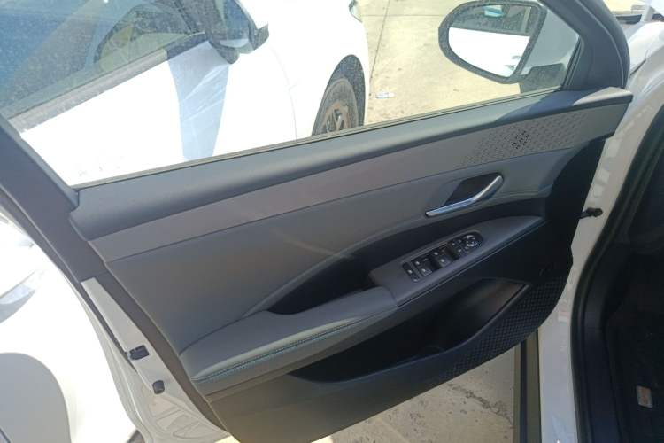 Used BYD Qin PLUS 2025 DM-i Smart Drive 55KM Leading Model
