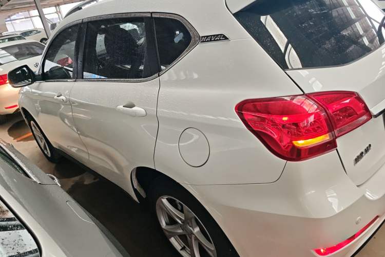 Used Haval H2 2018 1.5T Dual-Clutch Two-Wheel Drive Fashion Model China VI Standard

