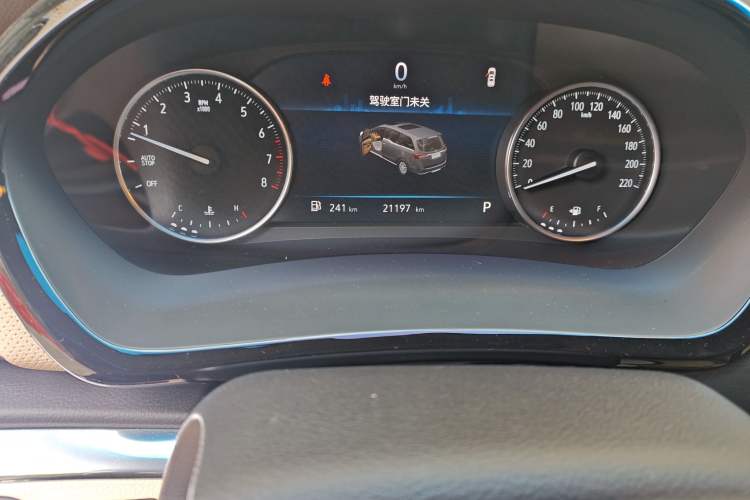 Used Buick GL8 2023 Facelifted Land Cruiser Executive Luxury Version
