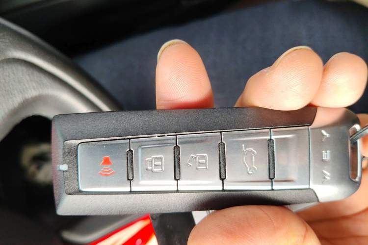 Used Wey VV6 2020 2.0T Two-Wheel Drive Smart Protection+
