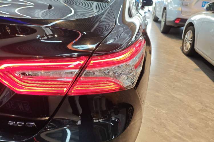 Used Toyota Camry 2023 2.0G Luxury Edition
