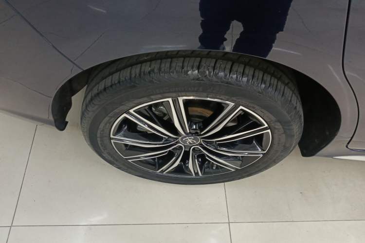 Used BYD Song MAX New Energy 2019 DM 1.5T Smart Connect Zhiyao Model 6 Seats China VI Standard
