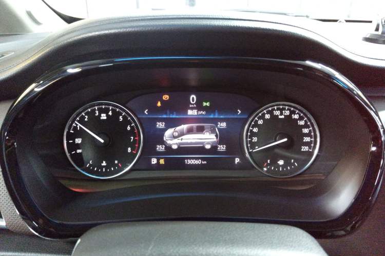 Used Buick GL8 2022 Land Cruiser Executive Class 652T Comfort Model