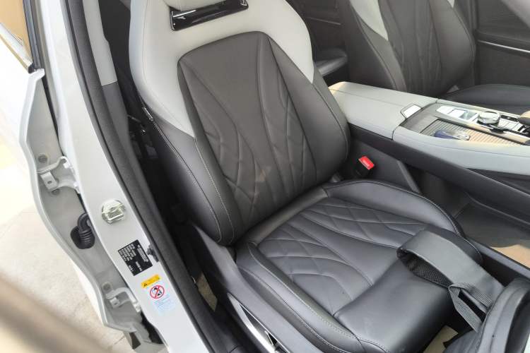 Used Changan CS75 PLUS 2024 3rd Generation Champion Edition 1.5T Intelligent Drive Dynamic Model
