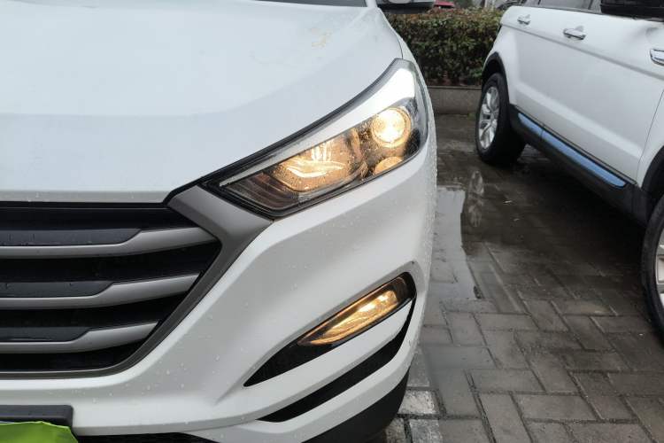 Used Hyundai Tucson 2018 1.6T Dual-Clutch Two-Wheel Drive 15th Anniversary Special Edition