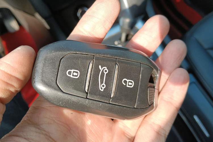 Used Citroen C4L 2014 1.6THP Intelligent Drive Automatic Dynamic Model
