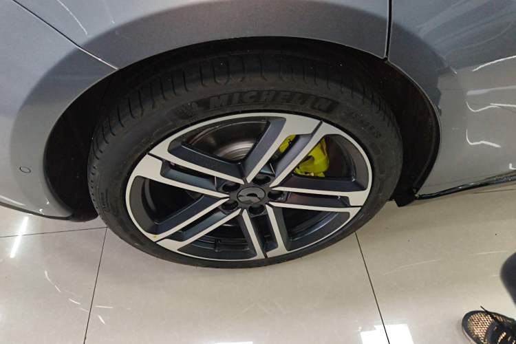 Used Nio ET5T 2025 Model Champion Commemorative Edition, 75kWh Touring
