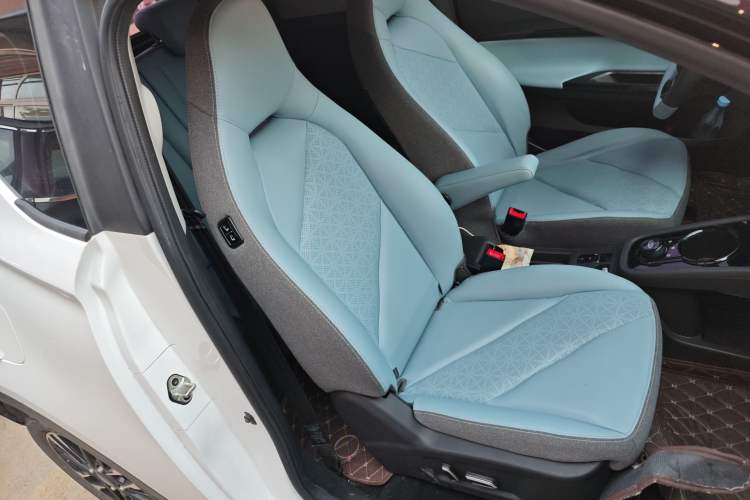 Used Chery Little Ant 2022 Sweet Pink Edition Half-Sugar Version 3-Cell Lithium 30kW 301km
