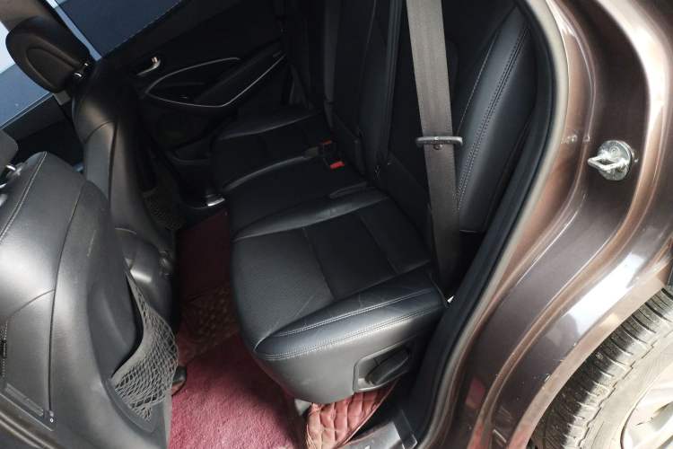 Used Hyundai Santa Fe 2015 2.0T Automatic Two-Wheel Drive Smart Version 5 Seats
