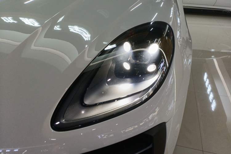 Used Porsche Macan 2021 Macan 2.0T