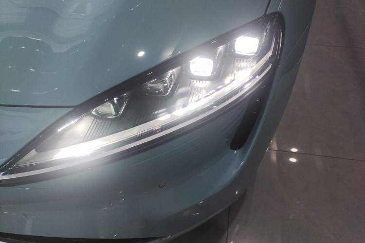 Used Hima Luxeed S7 2025 785 km Ultra
