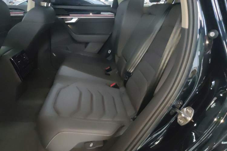 Used Volkswagen Touareg 2022 3.0 TSI Luxury Edition Black Diamond Sport Package
