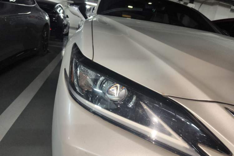 Used Lexus ES 2020 300h Premier Edition