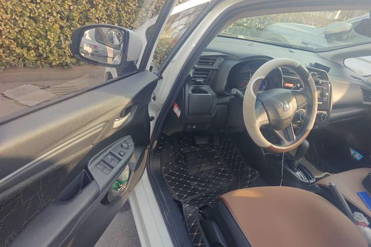 Used Honda Fit 2016 1.5L LXS CVT Comfort Sunroof Version